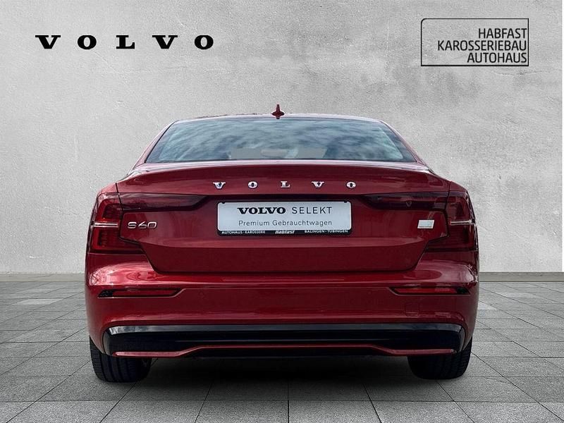 Gebraucht Volvo S60 Ultimate 455 PS (334 kW) 2023 Fusion red / metallic Limousine