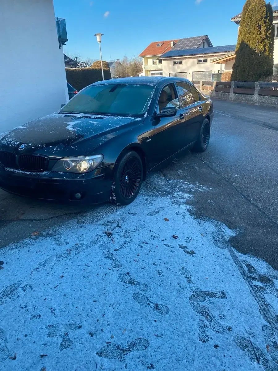 Second-hand BMW 730 245 CP (180 kW) 2006 Negru Berlinǎ