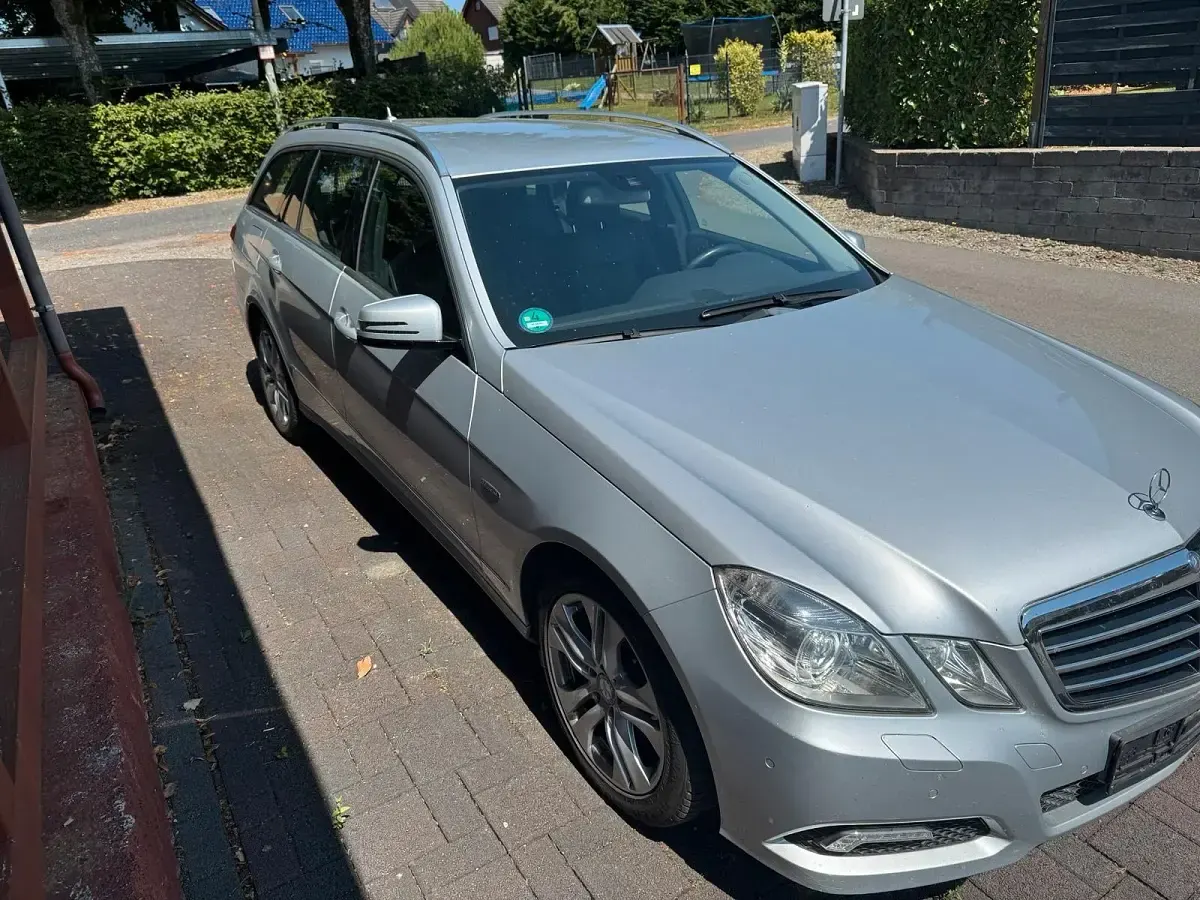 Gebraucht Mercedes E350 Avantgarde 231 PS (169 kW) 2010 Silber Kombi