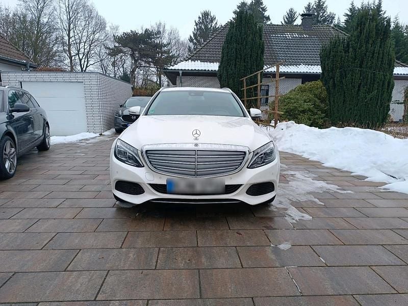 Gebraucht Mercedes C300 245 PS (180 kW) 2018 Weiß Kombi