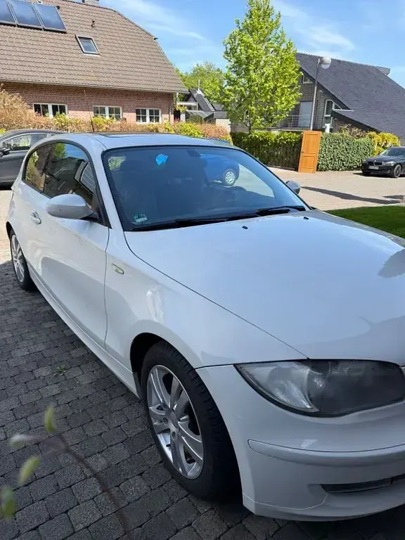Gebraucht BMW 118 143 PS (105 kW) 2008 Weiß Kleinwagen