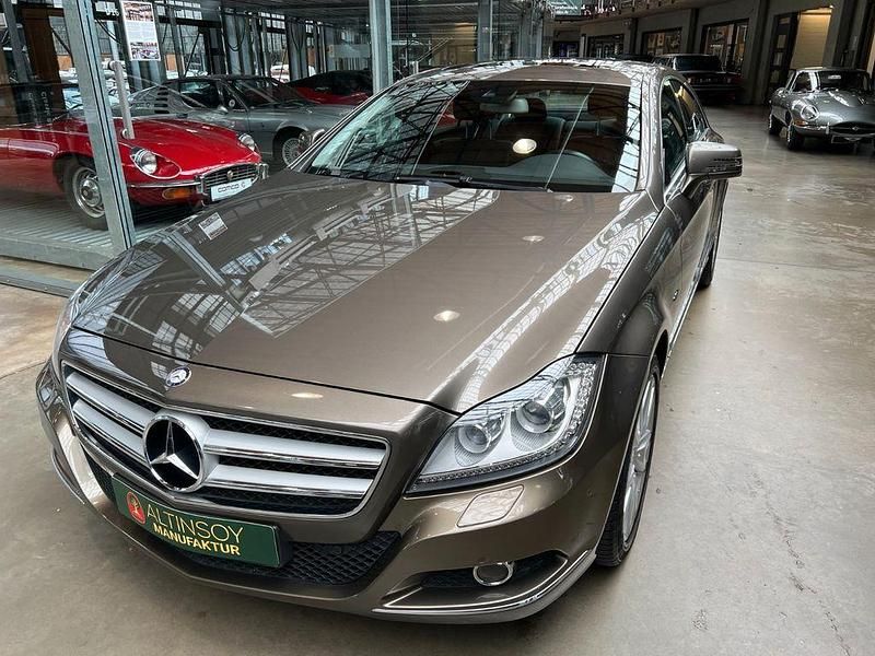 Grau Gebraucht 2011 Mercedes 350 Limousine | 22.900 € (Teuer) - Bild 1/4