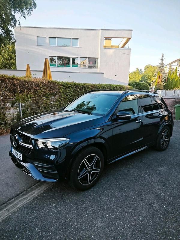 Blau Gebraucht 2020 Mercedes GLE350 SUV | 61.999 € (Etwas zu teuer) - Bild 1/4