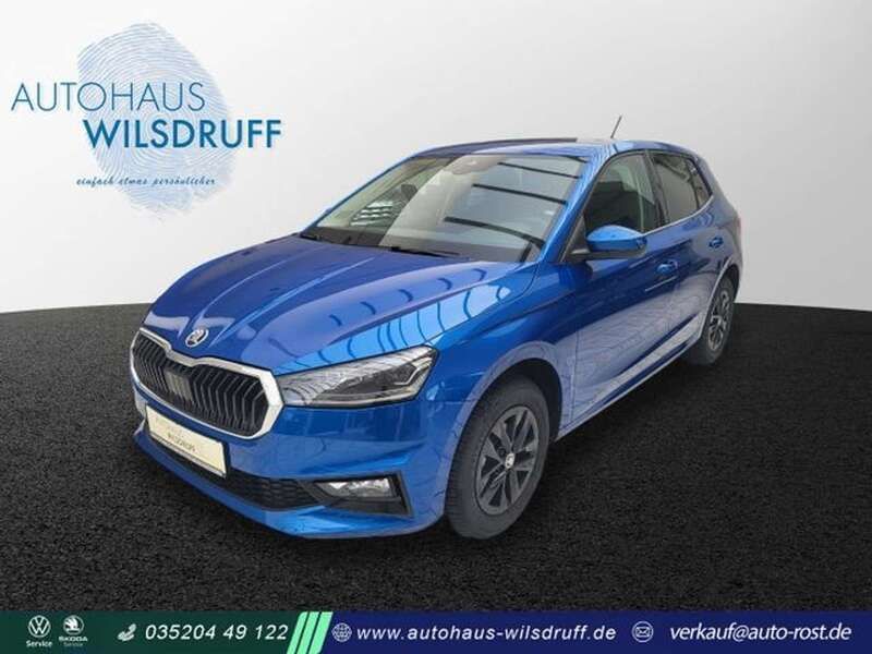 Race blau met. Gebraucht 2024 Skoda Fabia Style Limousine | 19.290 € (Fairer Preis) - Bild 1/4