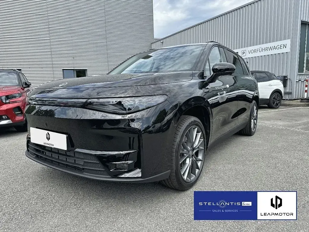 Gebraucht Leapmotor C10 213 PS (156 kW) 2025 Schwarz SUV