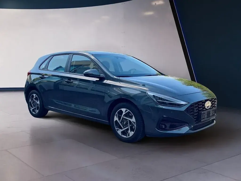 Gebraucht Hyundai i30 Advantage 101 PS (74 kW) 2024 Grün Limousine
