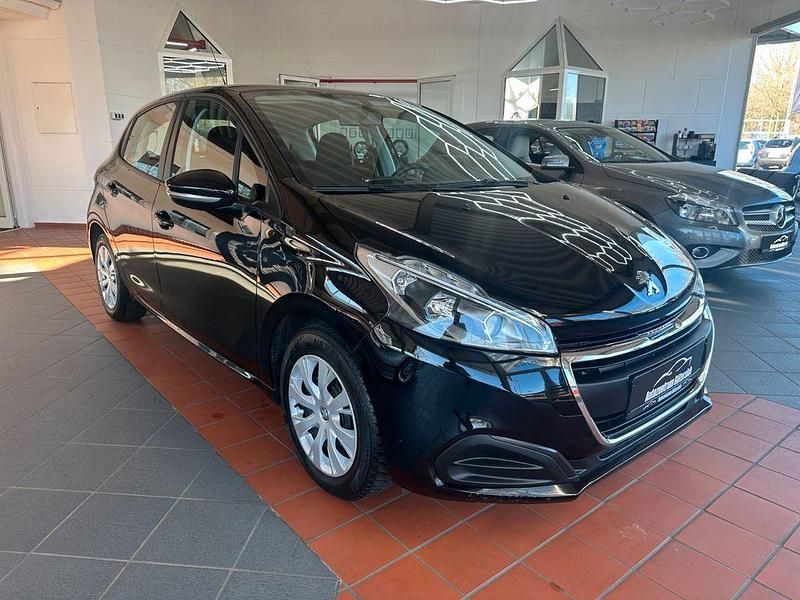 Gebraucht Peugeot 208 Active 68 PS (50 kW) 2017 Schwarz Kleinwagen