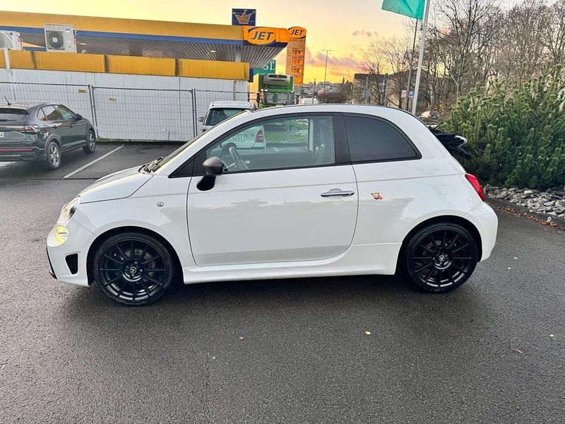 Weiß Gebraucht 2022 Abarth 595C Cabrio | 15.450 € (Guter Preis) - Bild 1/4