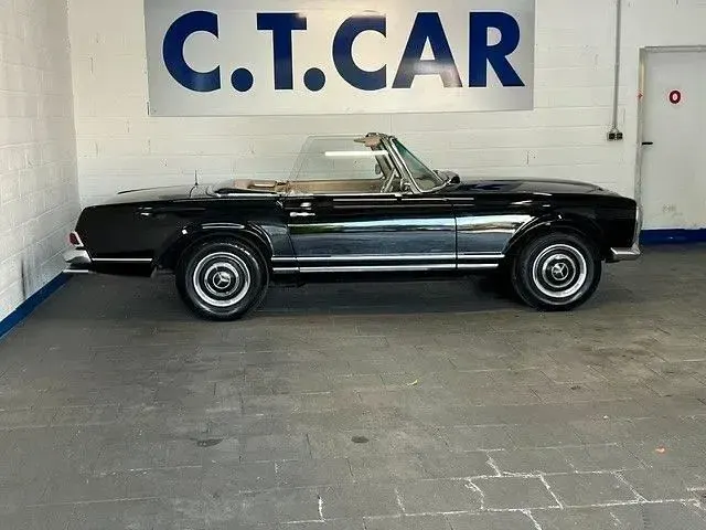 Gebraucht Mercedes 230 150 PS (110 kW) 1965 Schwarz Cabrio