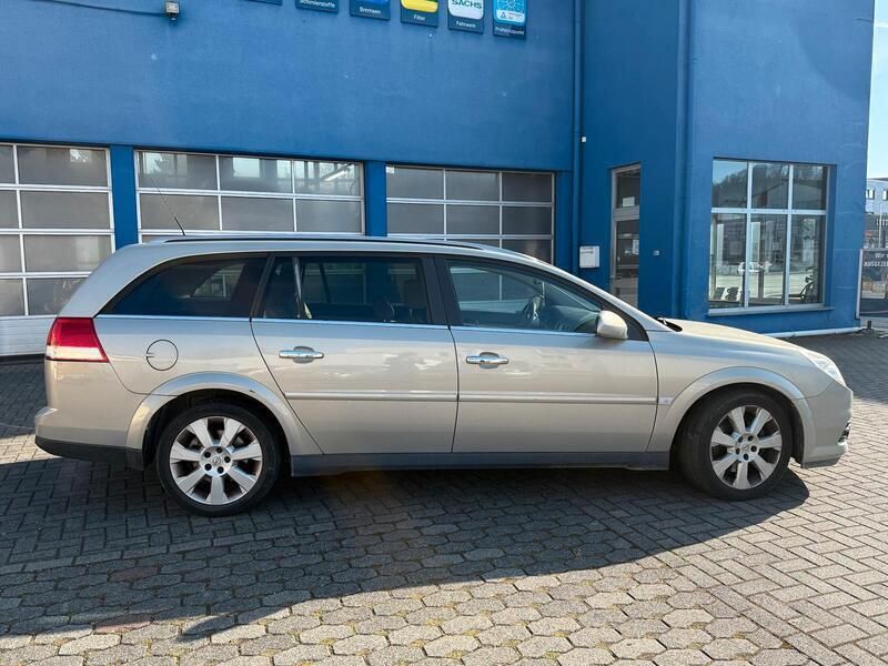 Grau Gebraucht 2007 Opel Vectra Cosmo Kombi | 2.849 € - Bild 1/4