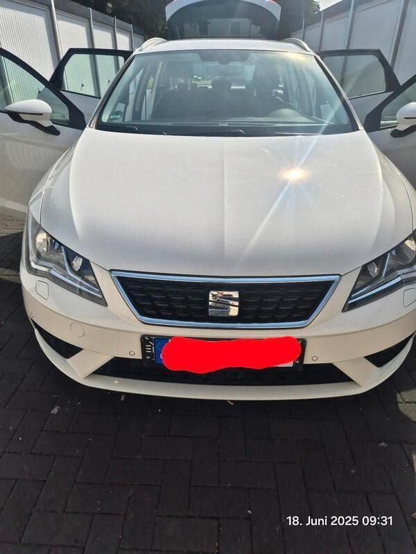 Weiß Gebraucht 2020 Seat Leon Style Kombi | 12.800 € (Superpreis) - Bild 1/4