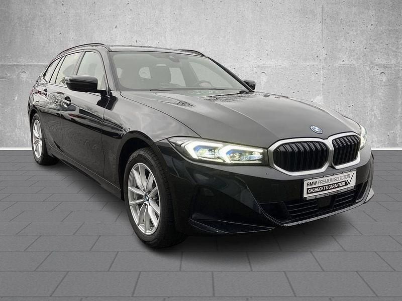 Gebraucht BMW 330e Sport Line 292 PS (214 kW) 2023 Schwarz Kombi