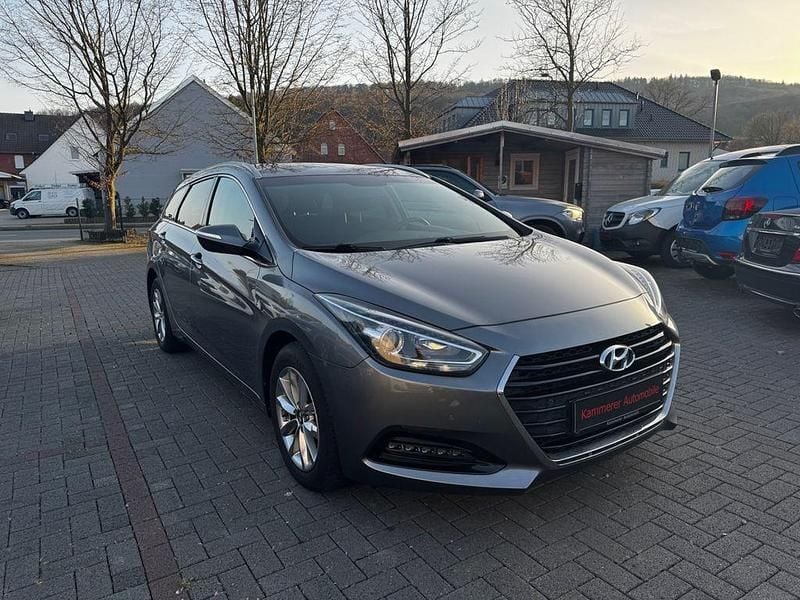 Gebraucht Hyundai i40 165 PS (121 kW) 2016 Silber Kombi
