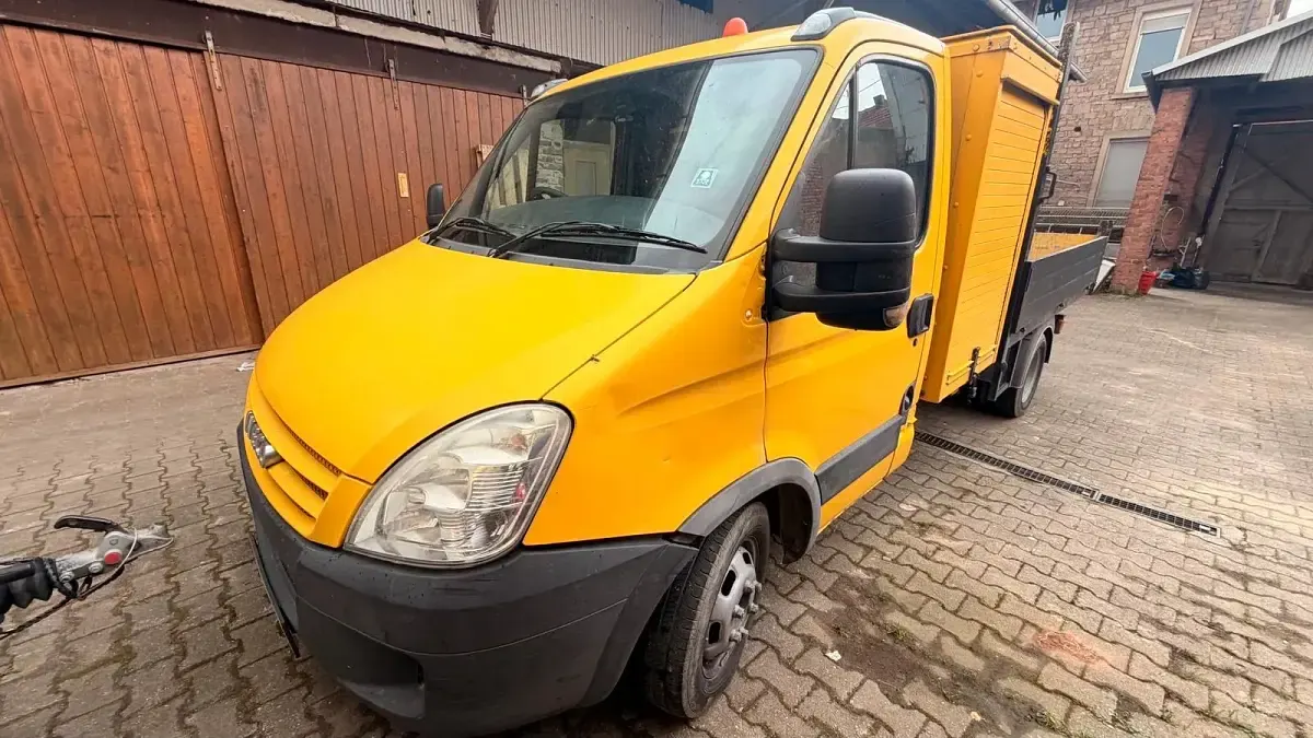 Gebraucht Iveco 35.12 116 PS (85 kW) 2007 Gelb Van