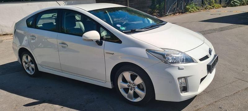 Weiß Gebraucht 2011 Toyota Prius Executive Kleinwagen | 6.900 € (Guter Preis) - Bild 1/4