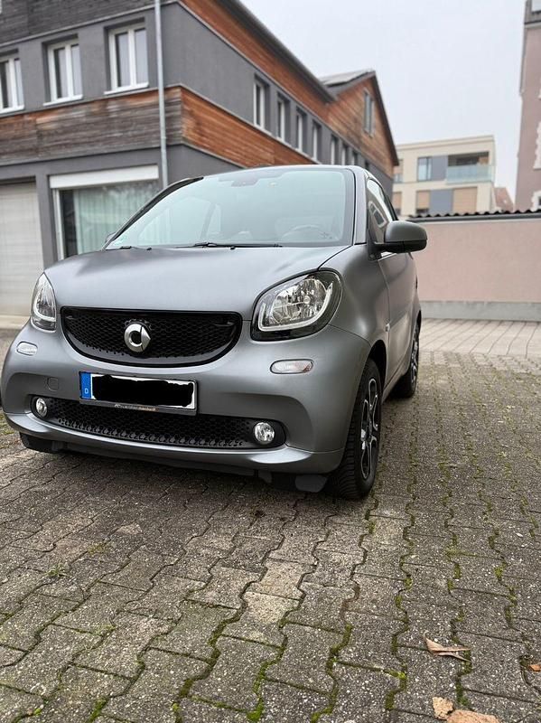 Grau Gebraucht 2019 Smart ForTwo Cabrio Cabrio | 15.499 € (Fairer Preis) - Bild 1/4