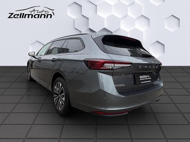 Usado Skoda Superb Selection 265 HP (194 kW) 2025 Cinzento Carrinha