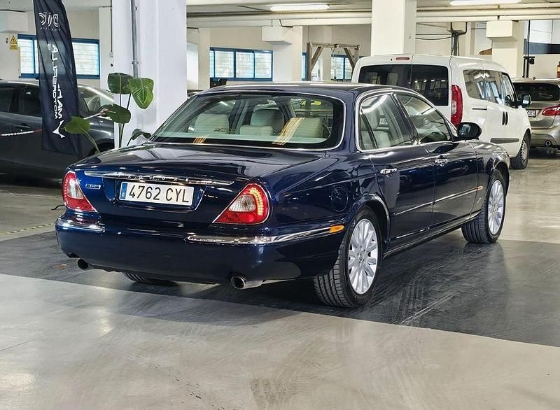 Gebraucht Jaguar XJ8 298 PS (219 kW) 2004 Blau Limousine