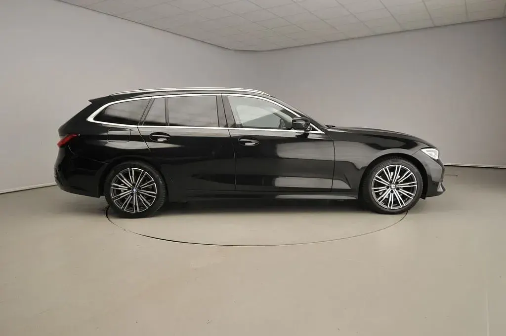 Gebraucht BMW 320 Sport Line 184 PS (135 kW) 2020 Schwarz Kombi
