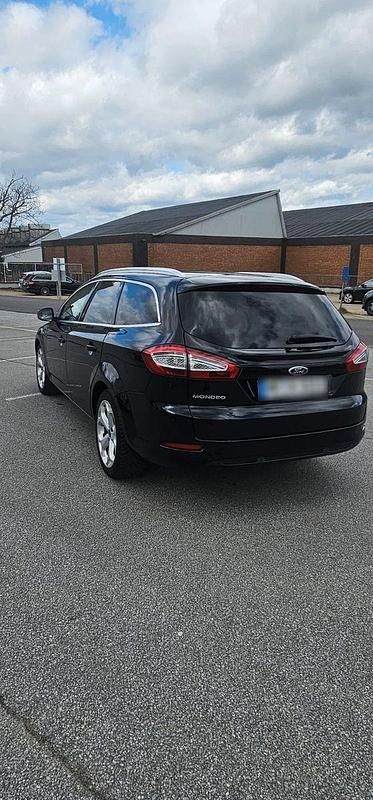 Gebraucht Ford Mondeo 140 PS (102 kW) 2012 Schwarz Kombi