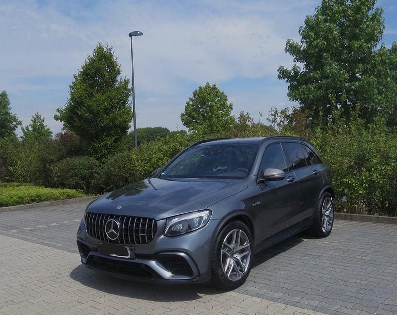 Grau Gebraucht 2018 Mercedes GLC63 AMG AMG SUV | 59.990 € (Fairer Preis) - Bild 1/4