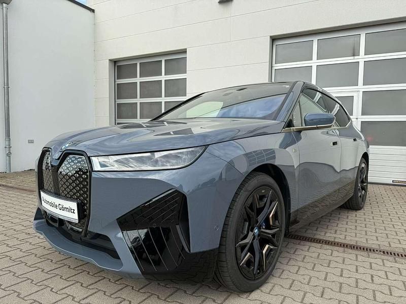 Bmw individual storm bay (metallic) Gebraucht 2023 BMW iX SUV | 70.999 € (Superpreis) - Bild 1/4