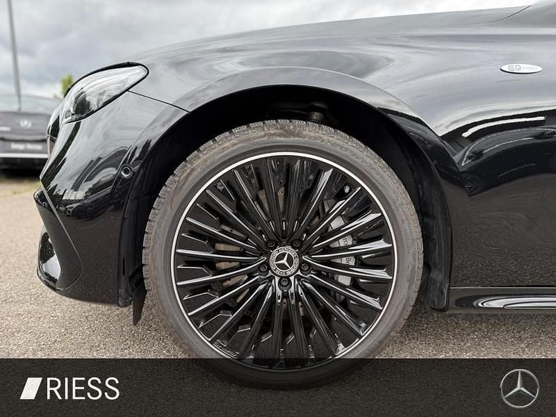 Gebraucht Mercedes E300 AMG 313 PS (230 kW) 2025 Metalliclack obsidianschwarz Limousine