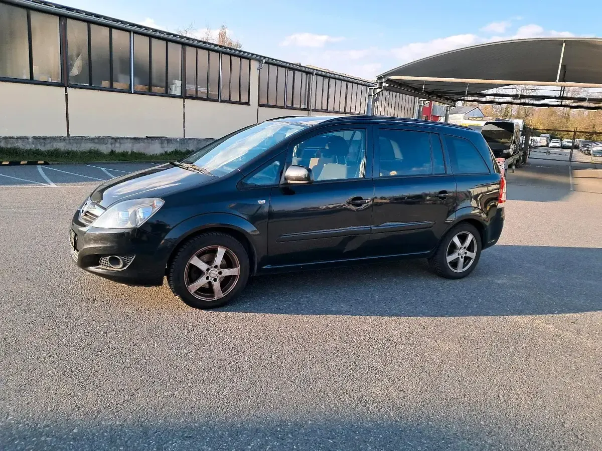 Gebraucht Opel Zafira 140 PS (102 kW) 2013 Schwarz Van / Kleinbus