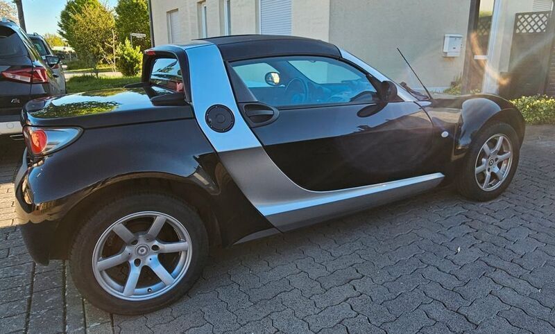 Schwarz Gebraucht 2004 Smart Roadster Cabrio | 3.900 € (Superpreis) - Bild 1/4
