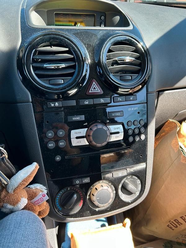 Gebraucht Opel Corsa 87 PS (63 kW) 2010 Rot Kleinwagen