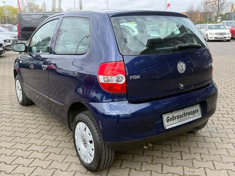 Second-hand VW Fox Basis 69 CP (50 kW) 2007 Albastru Hatchback