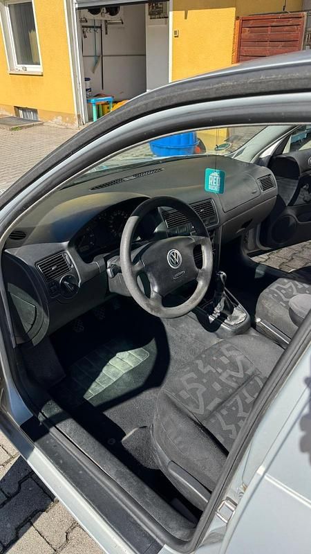Gebraucht VW Golf IV 75 PS (55 kW) 1998 Silber Kleinwagen