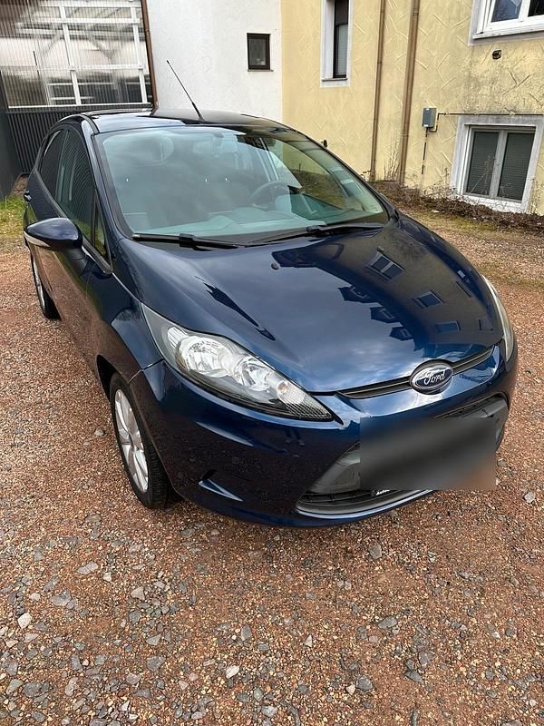 Gebraucht Ford Fiesta 82 PS (60 kW) 2011 Blau Kleinwagen