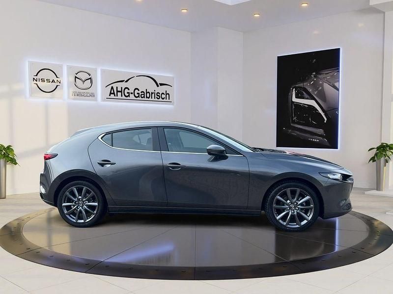 Neu Mazda 3 Center-Line 140 PS (102 kW) 2026 Grau Limousine