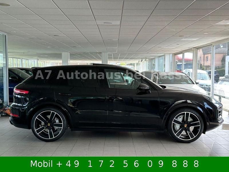 Tiefschwarz vollleder schwarz Gebraucht 2019 Porsche Cayenne Turbo Chrono SUV | 74.500 € (Etwas zu teuer) - Bild 1/4