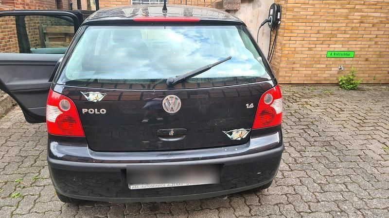 Schwarz Gebraucht 2005 VW Polo Kleinwagen | 250 € (Superpreis) - Bild 1/4