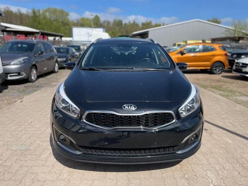 Używany Kia Ceed 136 KM (100 kW) 2016 Czarny Hatchback