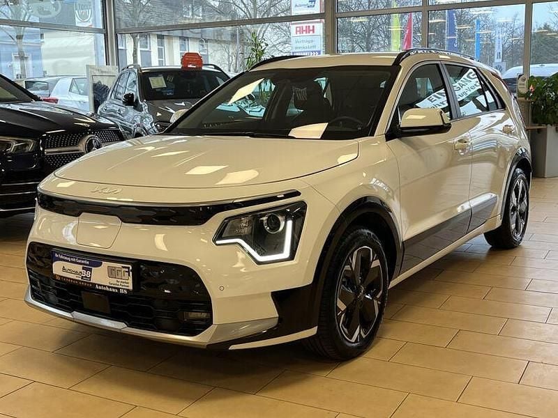 Weiß Gebraucht 2023 Kia e-Niro Vision SUV | 23.500 € (Superpreis) - Bild 1/4