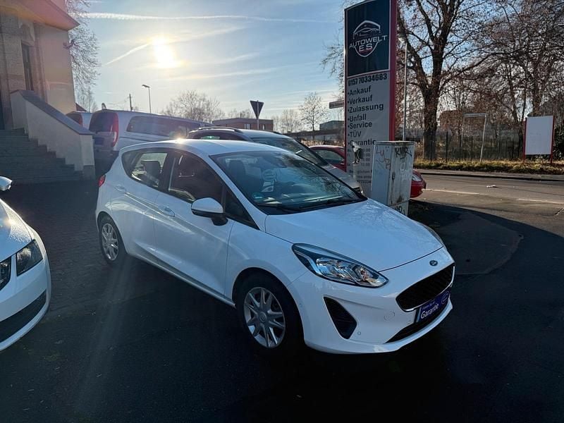Gebraucht Ford Fiesta 71 PS (52 kW) 2018 Weiß Kleinwagen