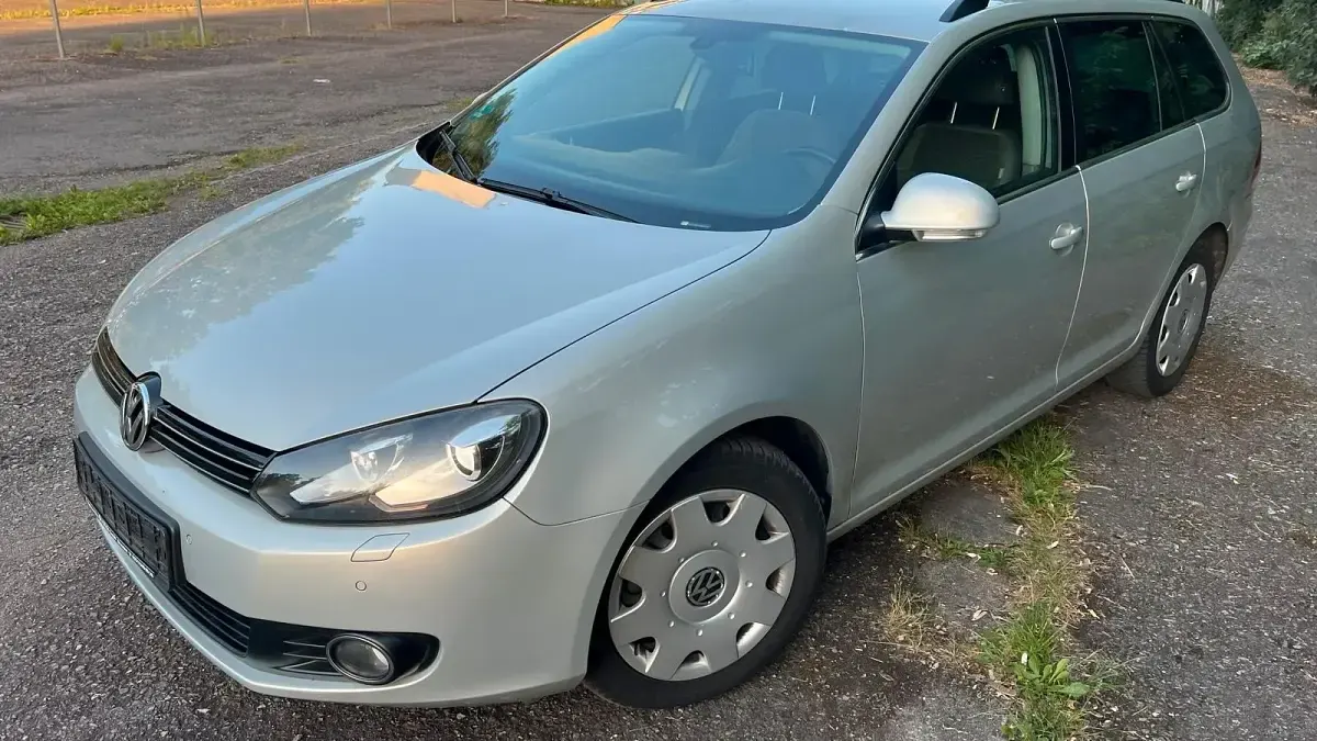 Gebraucht VW Golf VI 122 PS (89 kW) 2010 Grau Kleinwagen
