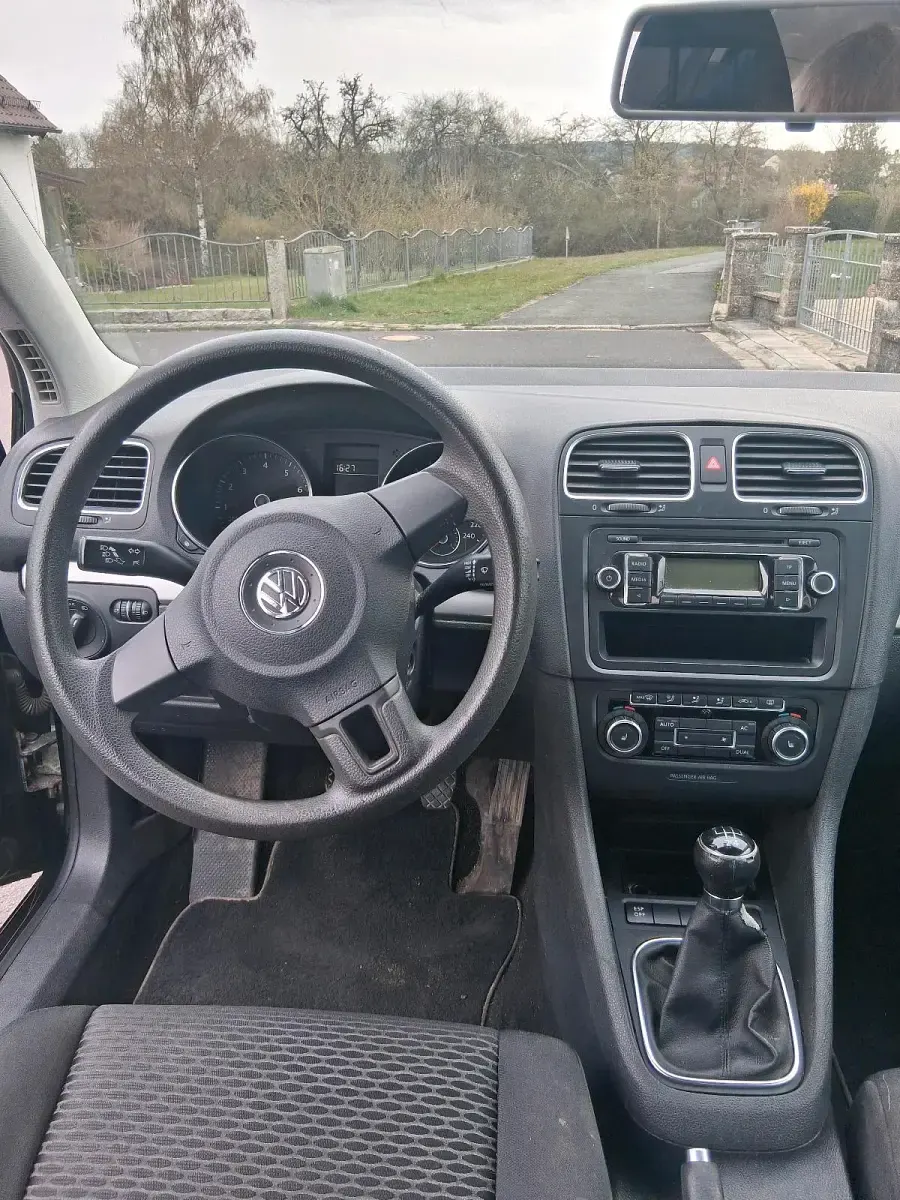 Gebraucht VW Golf VI 82 PS (60 kW) 2009 Schwarz Kleinwagen