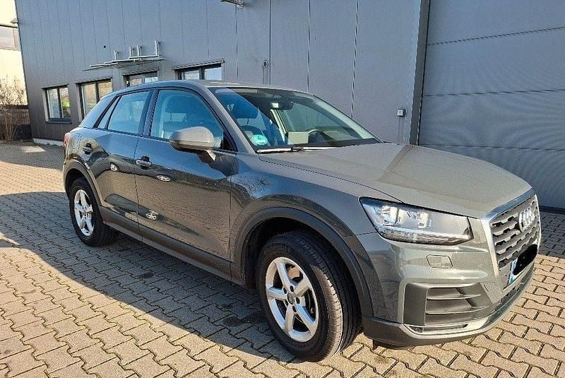 Gebraucht Audi Q2 116 PS (85 kW) 2017 Grau SUV