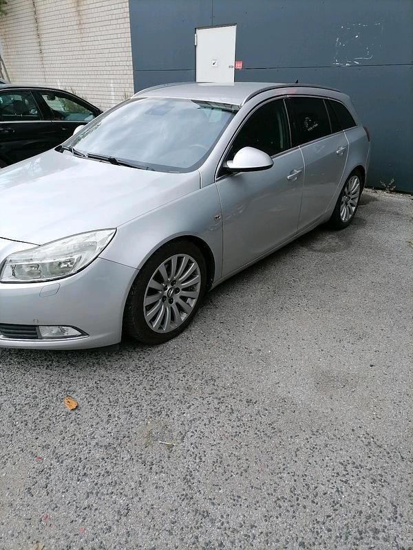 Gebraucht Opel Insignia 160 PS (117 kW) 2009 Silber Kombi