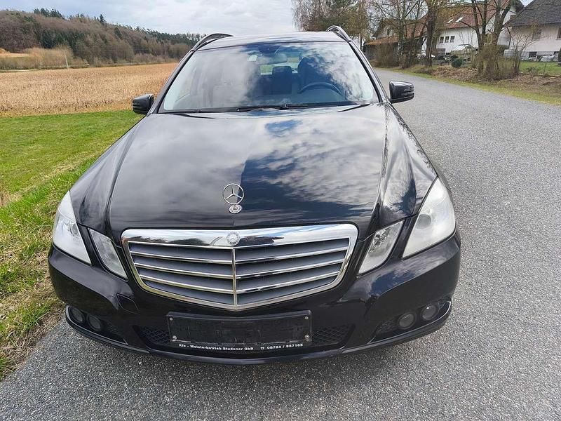 Gebraucht Mercedes E220 170 PS (125 kW) 2011 Schwarz  unilack Kombi
