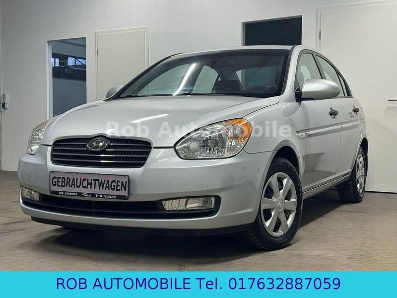 Silber Gebraucht 2007 Hyundai Accent Limousine | 3.990 € - Bild 1/4
