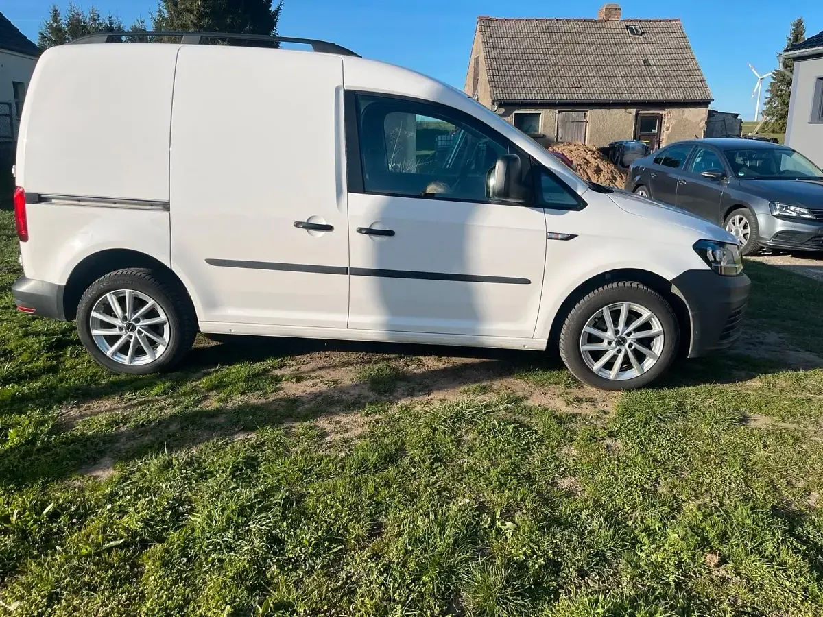 Gebraucht VW Caddy 75 PS (55 kW) 2016 Weiß Van / Kleinbus