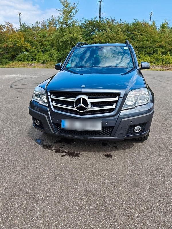 Grau Gebraucht 2009 Mercedes GLK220 SUV | 9.000 € (Fairer Preis) - Bild 1/4