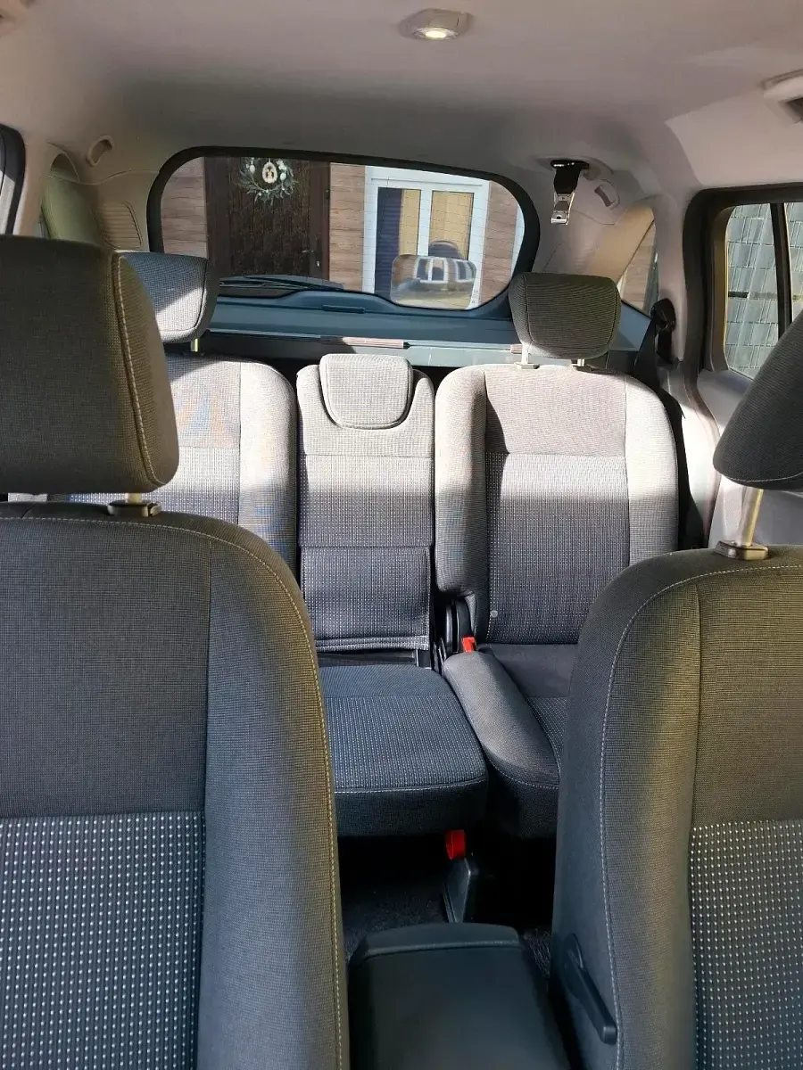 Gebraucht Ford Grand C-Max 115 PS (84 kW) 2012 Braun Van / Kleinbus