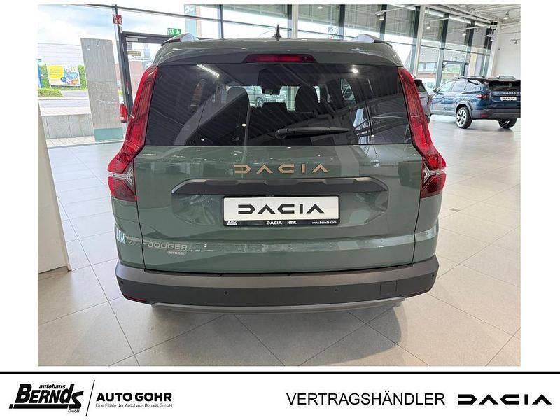 Neu Dacia Jogger Extreme 141 PS (103 kW) 2025 Safarigrã¼ngrau metallic Van / Kleinbus