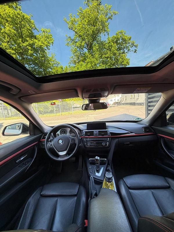 Second-hand BMW 330 258 CP (189 kW) 2015 Alb Berlinǎ